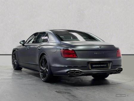 2025 Bentley Flying Spur - photo 8