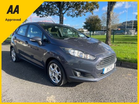 2015 Ford Fiesta 1.25cc ZETEC low mileage FREE DELIVERY