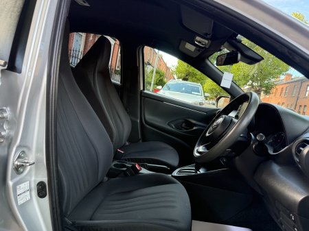 2022 Toyota Yaris - photo 14
