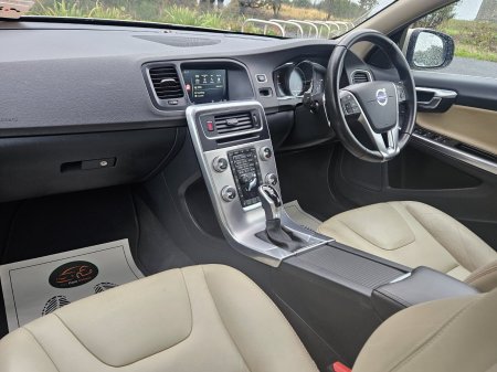 2017 Volvo V60 - photo 24
