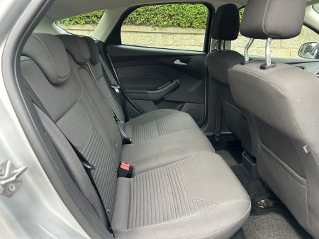 2016 Ford Focus - photo 19