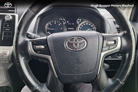 2019 Toyota Land Cruiser - photo 16
