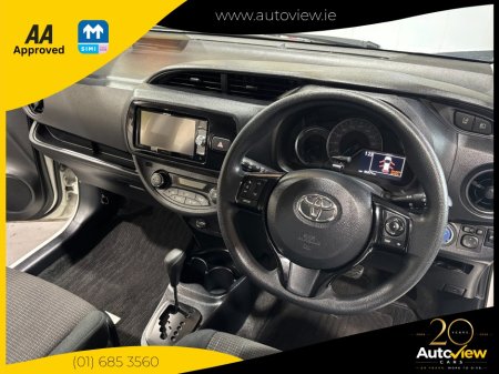 2017 Toyota Vitz - photo 9