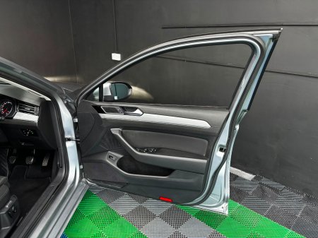 2022 Volkswagen Passat - photo 13