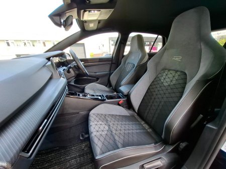 2024 Volkswagen Golf - photo 10