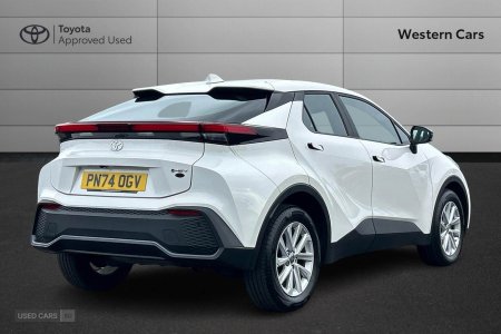 2024 Toyota C-HR - photo 2