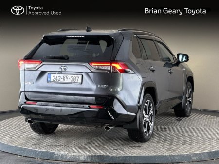 2024 Toyota RAV4 - photo 2