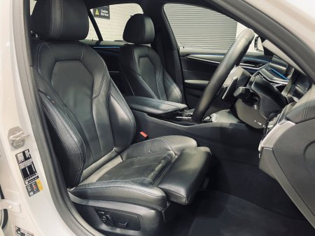2022 BMW 5-Series - photo 10