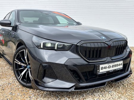 2024 BMW 5-Series - photo 2