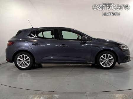 2019 Renault Megane - photo 2