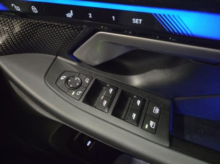 2025 BMW M5 - photo 23