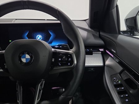 2024 BMW 5-Series - photo 18