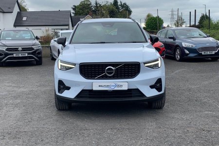 2025 Volvo XC40 - photo 4