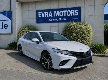2019 Toyota Camry WS HYBRID AUTOMATIC 2.5 PETROL //HALF LEATHER SEATS//REVERSE CAMERA//KEYLESS ENTRY//ADAPTIVE CRUISE