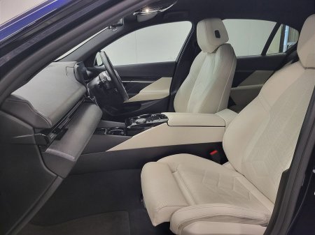 2024 BMW 5-Series - photo 7