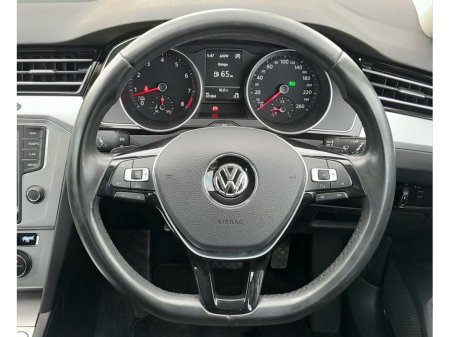 2016 Volkswagen Passat - photo 16