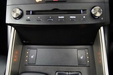 2017 Lexus IS - photo 22