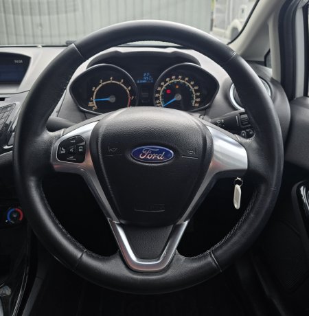 2016 Ford Fiesta - photo 16