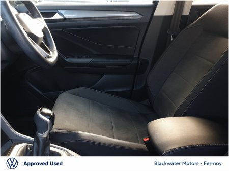 2023 Volkswagen T-Roc - photo 4