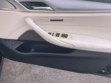 2020 BMW 5-Series - photo 17