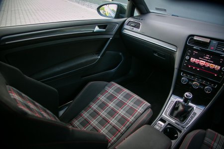 2020 Volkswagen Golf - photo 23