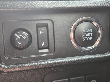 2020 Toyota Land Cruiser - photo 19