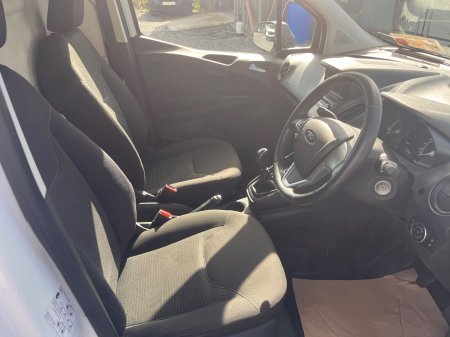 2020 Ford Transit - photo 11