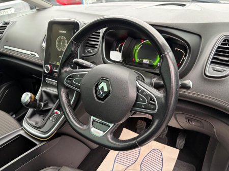 2017 Renault Scenic - photo 16