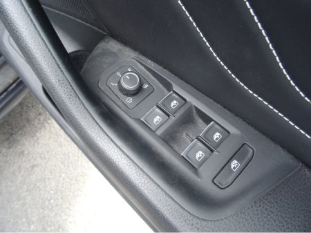 2020 Volkswagen Passat - photo 14