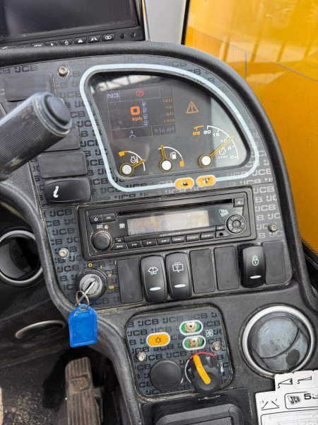 0 JCB  - photo 20