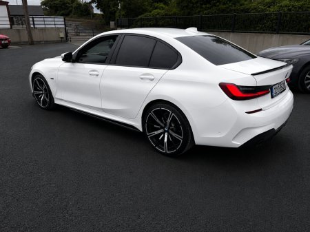 2022 BMW 3-Series - photo 13