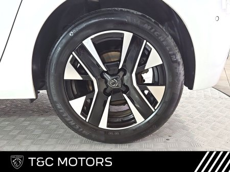 2025 Peugeot 208 - photo 15