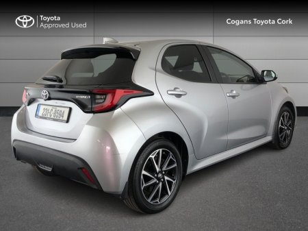 2023 Toyota Yaris - photo 2