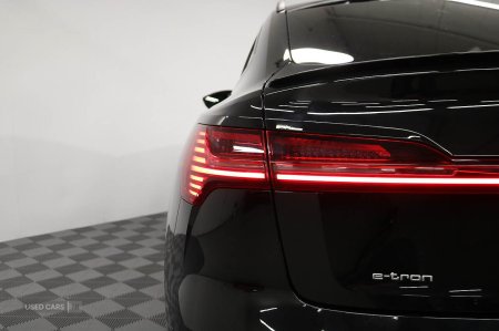 2022 Audi e-tron - photo 10