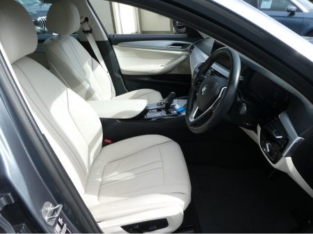 2022 BMW 5-Series - photo 14