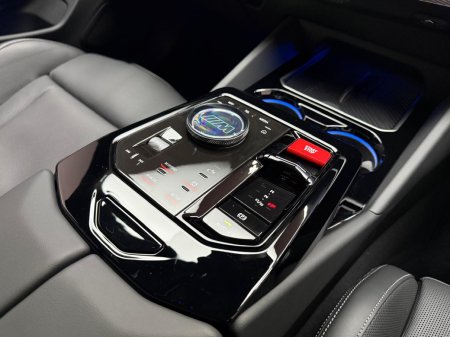 2025 BMW M5 - photo 28