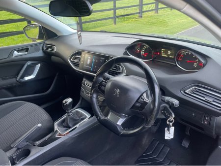 2020 Peugeot 308 - photo 8