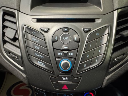 2015 Ford Fiesta - photo 16