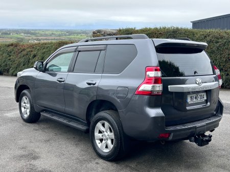 2016 Toyota Land Cruiser - photo 3