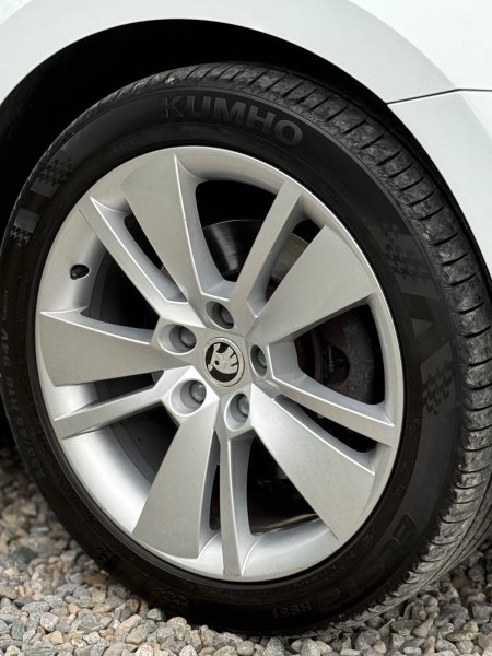 2018 Skoda Superb - photo 35