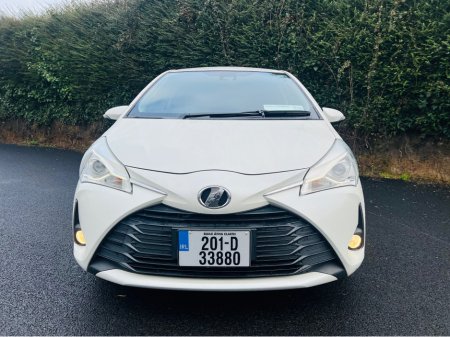 2020 Toyota Vitz - photo 3