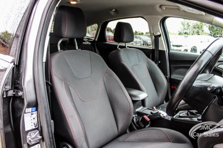 2016 Ford Focus - photo 15