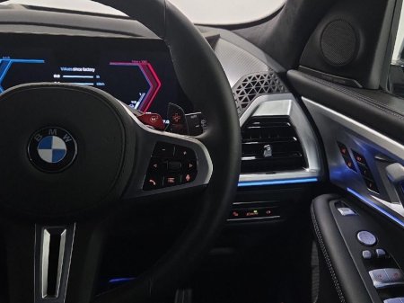 2025 BMW XM - photo 18
