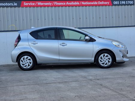 2017 Toyota Aqua - photo 4