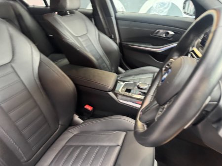 2023 BMW 3-Series - photo 17