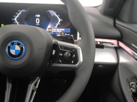 2026 BMW 5-Series - photo 18