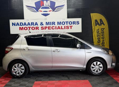 2017 Toyota Vitz - photo 8
