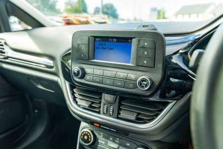 2020 Ford Fiesta - photo 10