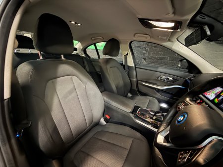 2022 BMW 3-Series - photo 11
