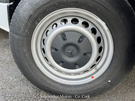 2027 Mercedes-Benz Sprinter - photo 2